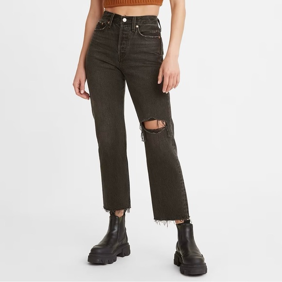 LAST CHANCE | Levi’s Straight Leg Jeans - Picture 5 of 12